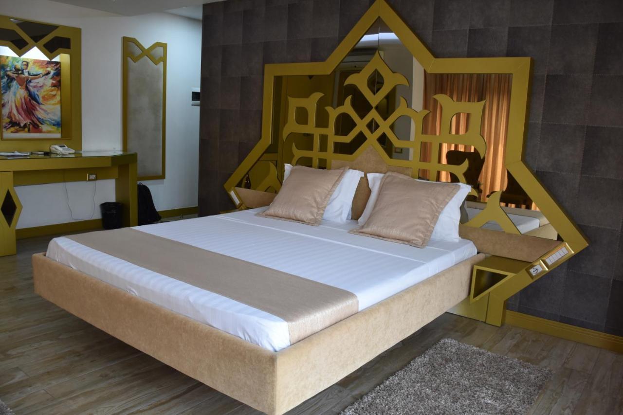 Hotel New W