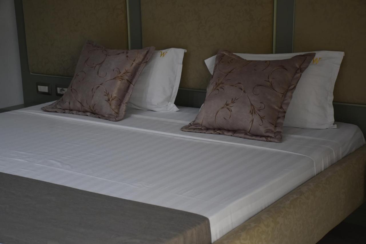 Hotel New W